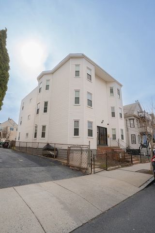 171 Hichborn St. 2R, Revere, MA 02151