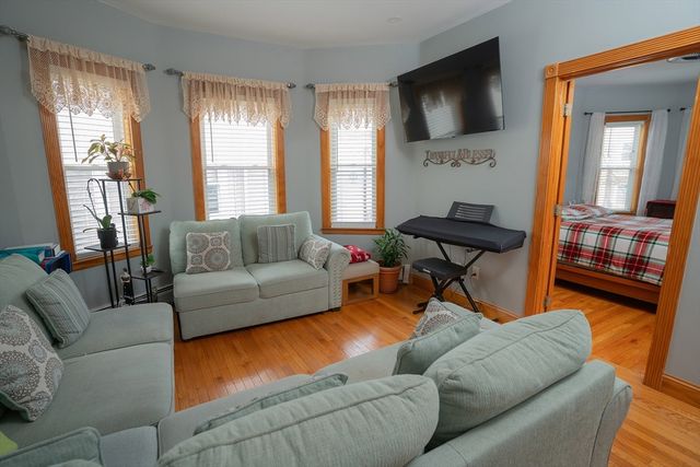 171 Hichborn St. 2R, Revere, MA 02151