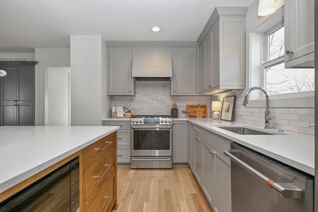 3242 Sumter Avenue S, Saint Louis Park, MN 55426