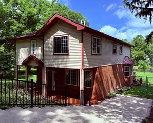 236 Forest Drive, Island Lake, IL 60042