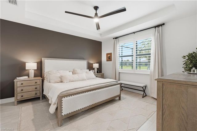 1940 Sierra CT, Naples, FL 34120