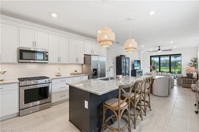 1940 Sierra CT, Naples, FL 34120