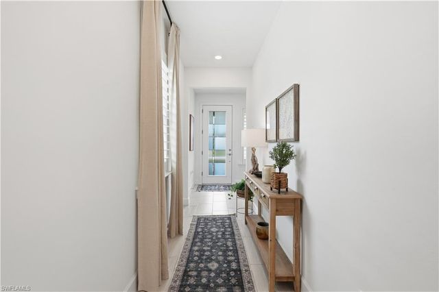 1940 Sierra CT, Naples, FL 34120