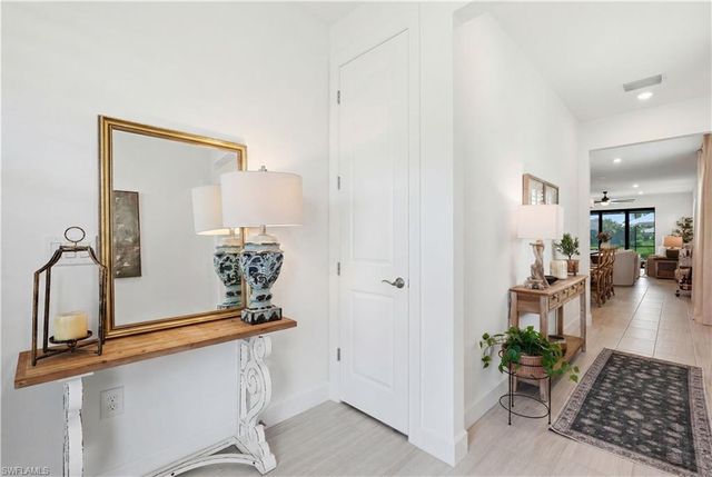 1940 Sierra CT, Naples, FL 34120