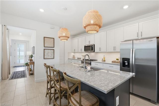 1940 Sierra CT, Naples, FL 34120