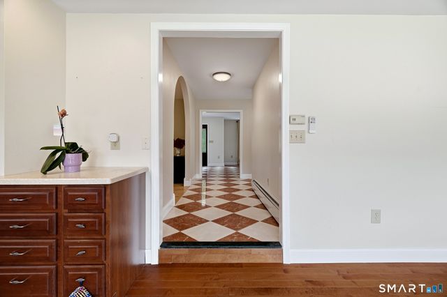 4 Lovers Lane, East Lyme, CT 06333