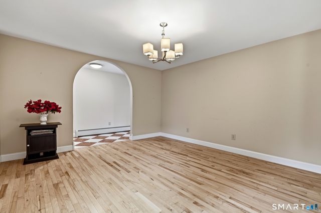 4 Lovers Lane, East Lyme, CT 06333