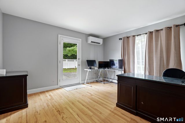 4 Lovers Lane, East Lyme, CT 06333