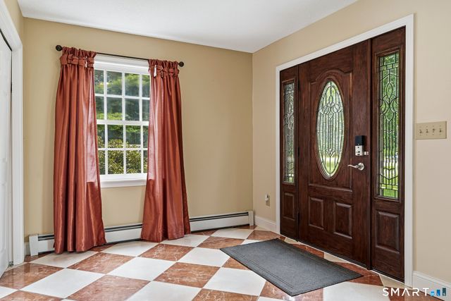 4 Lovers Lane, East Lyme, CT 06333