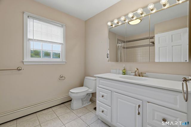 4 Lovers Lane, East Lyme, CT 06333