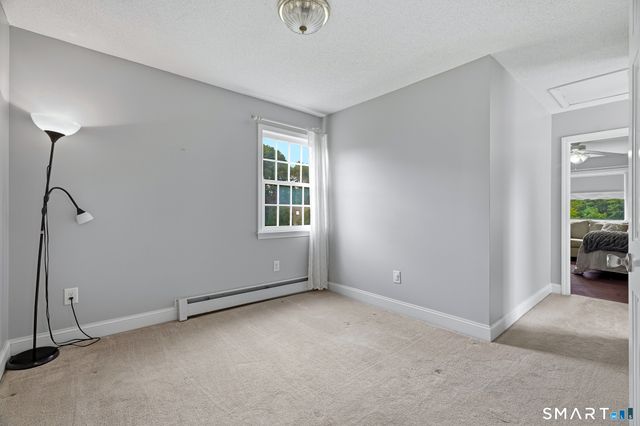 4 Lovers Lane, East Lyme, CT 06333