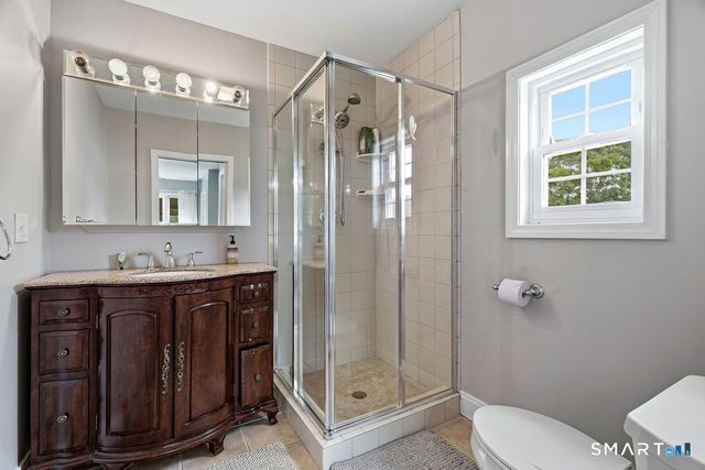 4 Lovers Lane, East Lyme, CT 06333