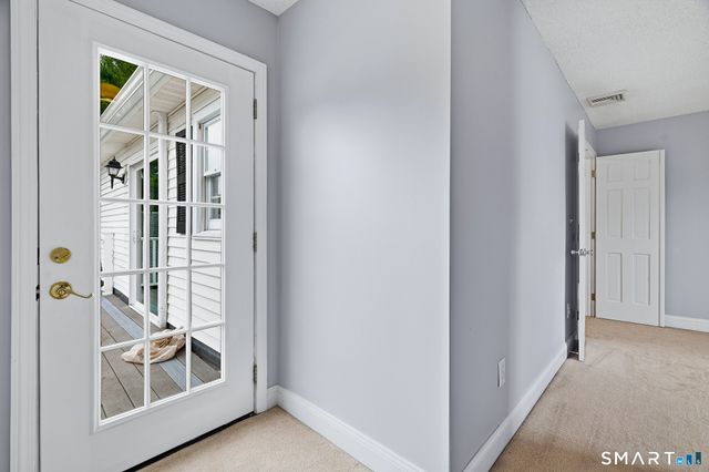4 Lovers Lane, East Lyme, CT 06333