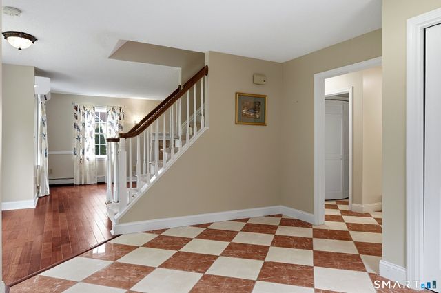 4 Lovers Lane, East Lyme, CT 06333
