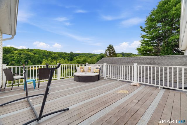 4 Lovers Lane, East Lyme, CT 06333
