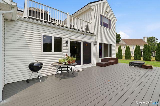 4 Lovers Lane, East Lyme, CT 06333