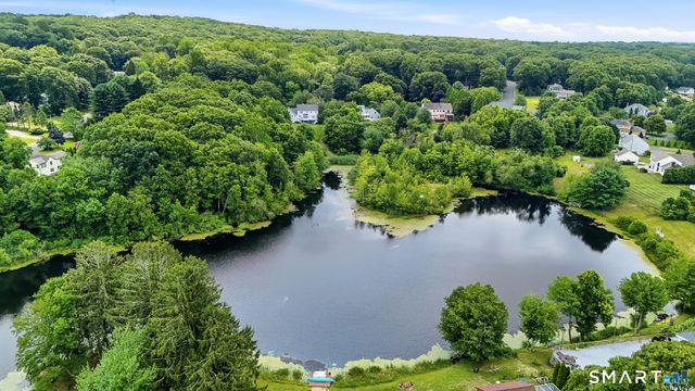 4 Lovers Lane, East Lyme, CT 06333