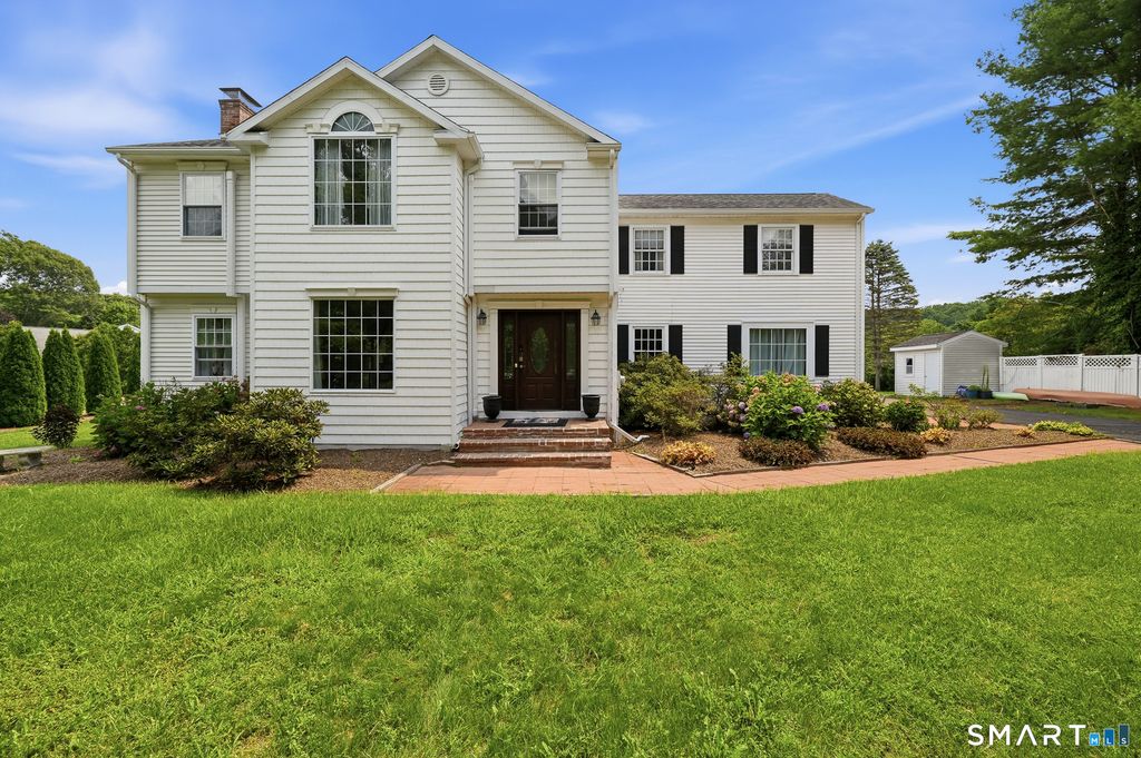 4 Lovers Lane, East Lyme, CT 06333