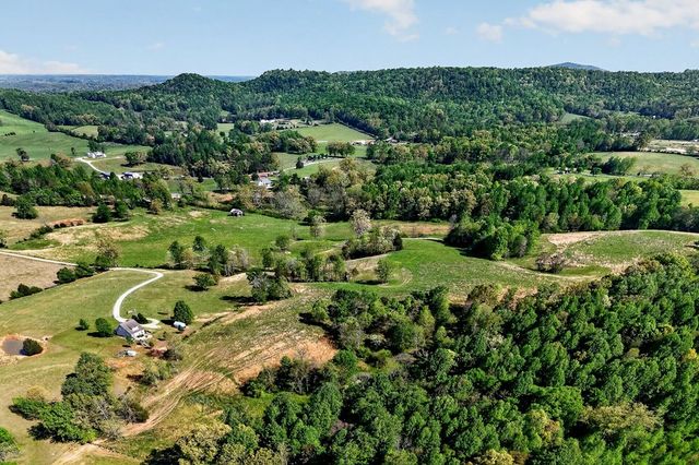 515 Jericho Rd, Quebeck, TN 38579