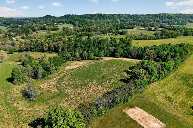 515 Jericho Rd, Quebeck, TN 38579