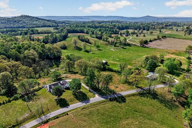 515 Jericho Rd, Quebeck, TN 38579