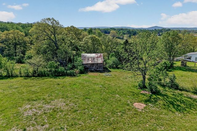 515 Jericho Rd, Quebeck, TN 38579