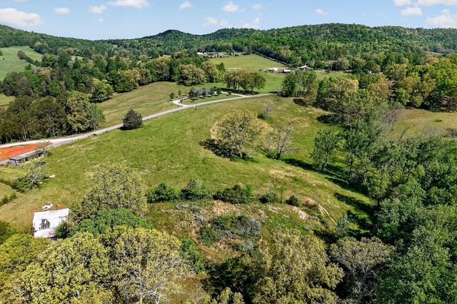 515 Jericho Rd, Quebeck, TN 38579