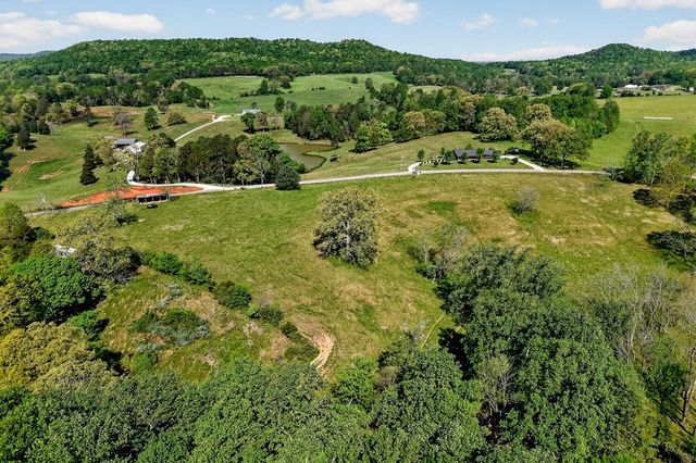 515 Jericho Rd, Quebeck, TN 38579