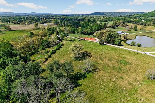 515 Jericho Rd, Quebeck, TN 38579