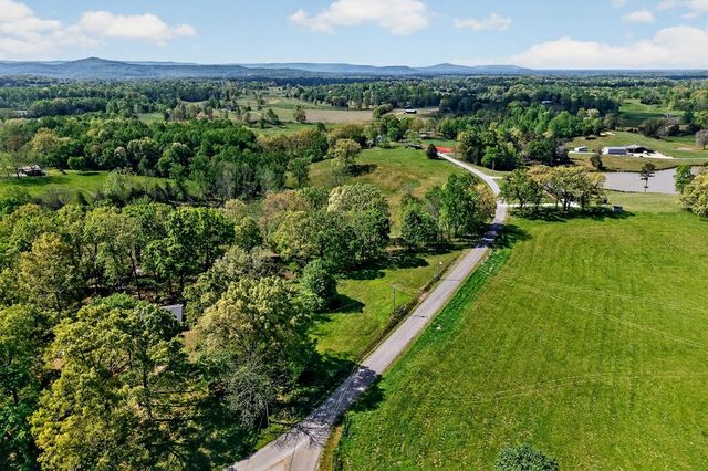 515 Jericho Rd, Quebeck, TN 38579