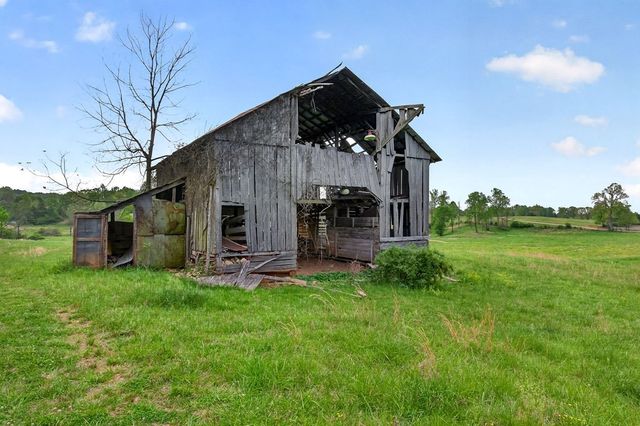 515 Jericho Rd, Quebeck, TN 38579