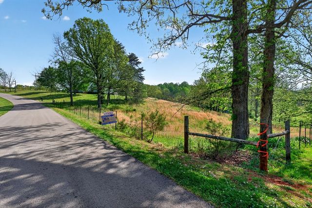 515 Jericho Rd, Quebeck, TN 38579