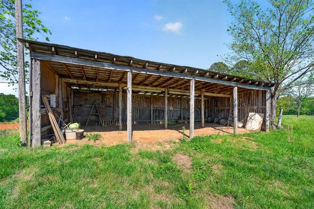515 Jericho Rd, Quebeck, TN 38579