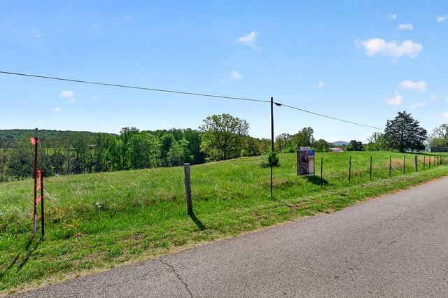 515 Jericho Rd, Quebeck, TN 38579