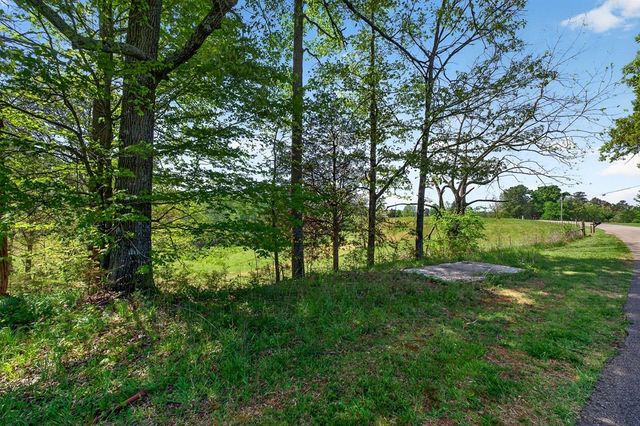 515 Jericho Rd, Quebeck, TN 38579