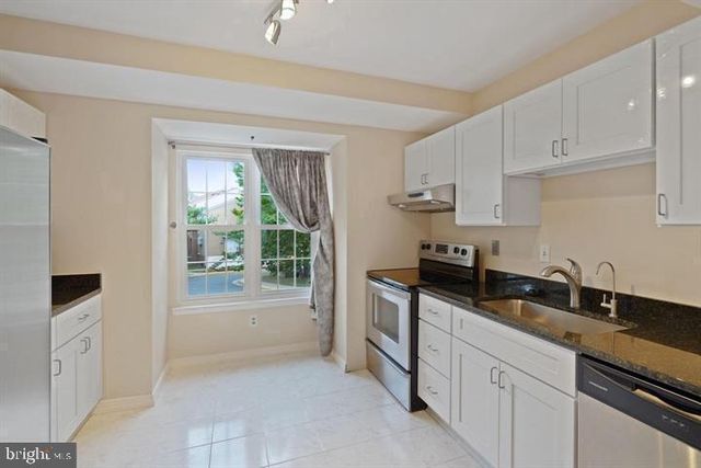 4223 SAUTERNE CT, Chantilly, VA 20151