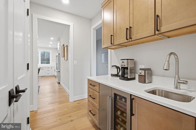 1304 GAHANT RD, Alexandria, VA 22308