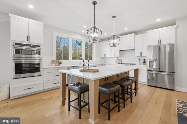 1304 GAHANT RD, Alexandria, VA 22308