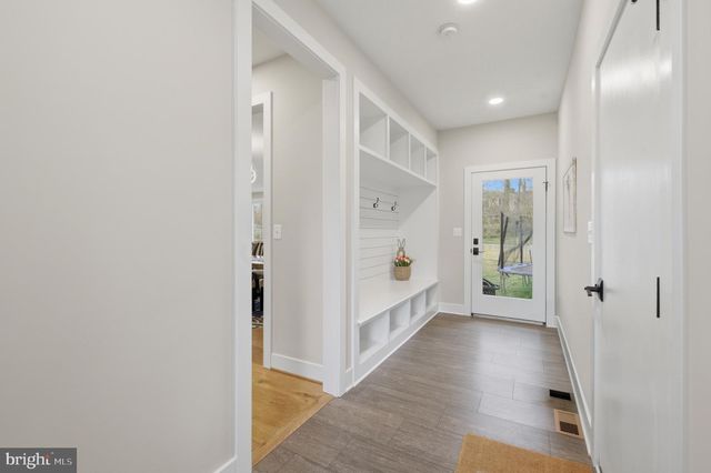 1304 GAHANT RD, Alexandria, VA 22308