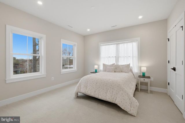 1304 GAHANT RD, Alexandria, VA 22308