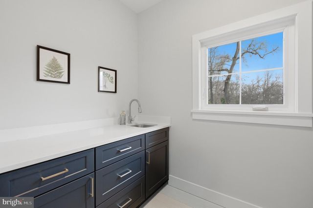 1304 GAHANT RD, Alexandria, VA 22308