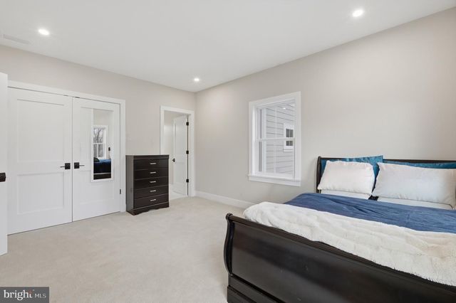 1304 GAHANT RD, Alexandria, VA 22308