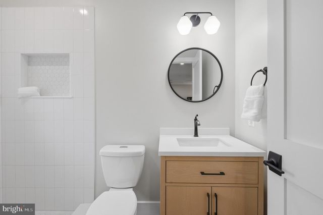 1304 GAHANT RD, Alexandria, VA 22308