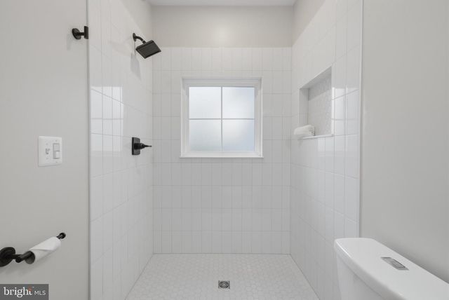 1304 GAHANT RD, Alexandria, VA 22308