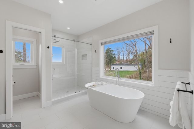 1304 GAHANT RD, Alexandria, VA 22308