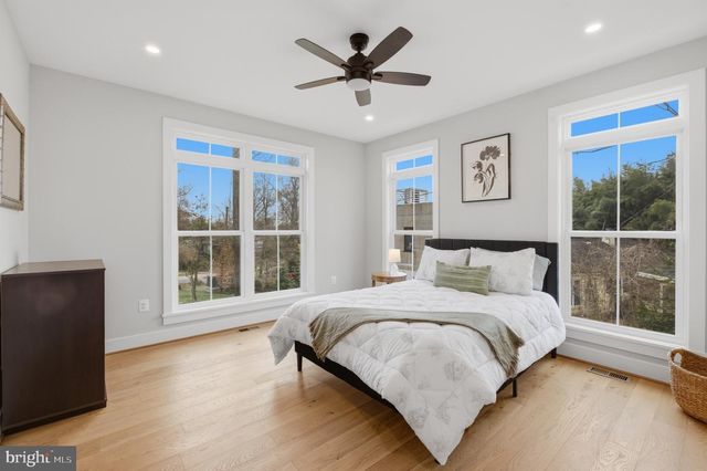 1304 GAHANT RD, Alexandria, VA 22308