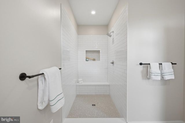 1304 GAHANT RD, Alexandria, VA 22308