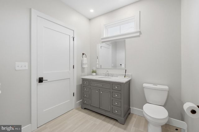 1304 GAHANT RD, Alexandria, VA 22308