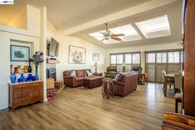 2017 Walnut Blvd, Brentwood, CA 94513
