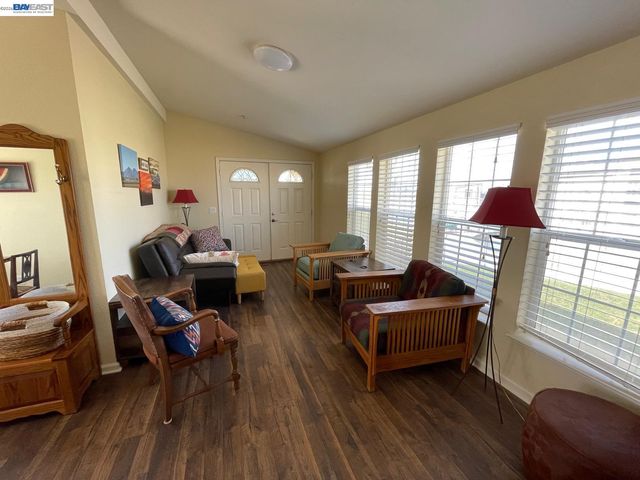 2017 Walnut Blvd, Brentwood, CA 94513